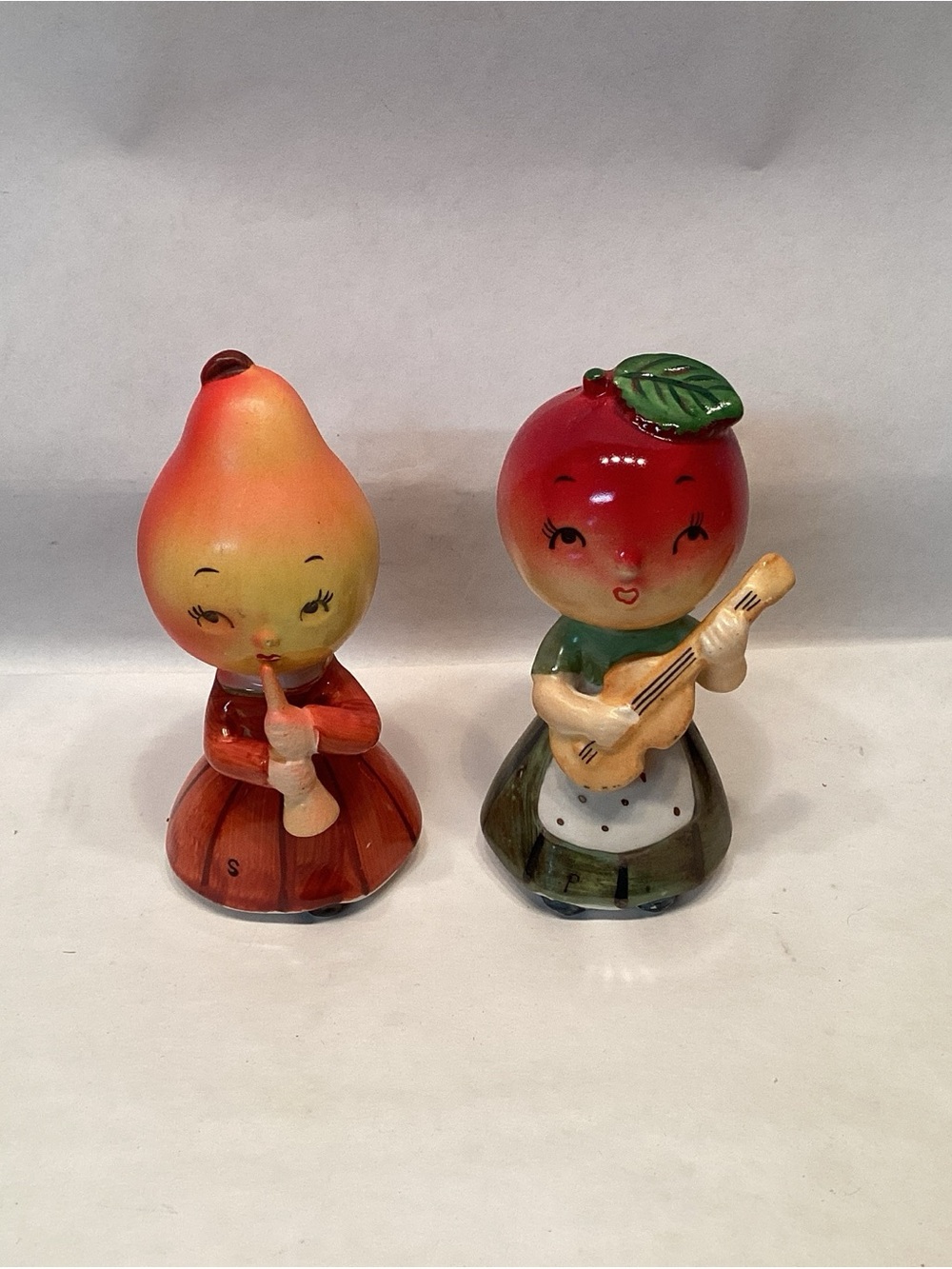 Vintage Anthropomorphic Apple & Pear Salt & Pepper NEW Old Stock Napco Japan 50s